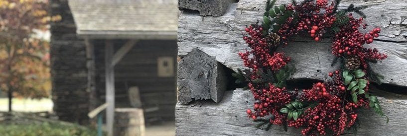 Log Bidgs, Wreath, Christmastime