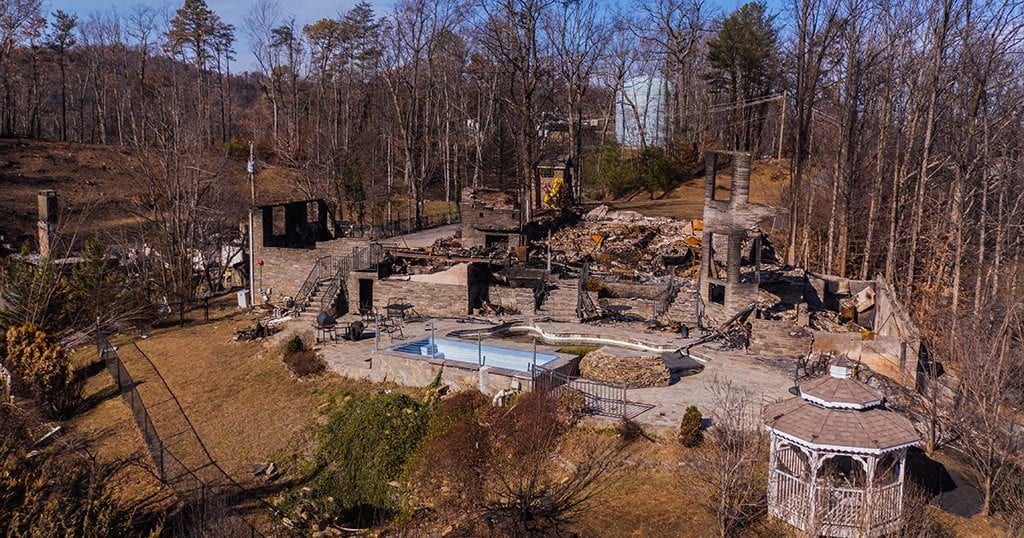 The remains of a large building in Gatlinburg from the fires of 2016 (Joshua K Pruitt / Shutterstock.c.om)