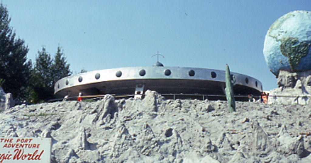 The UFO at Magic World in Pigeon Forge, TN (image courtesy of oldgatlinburg.net)